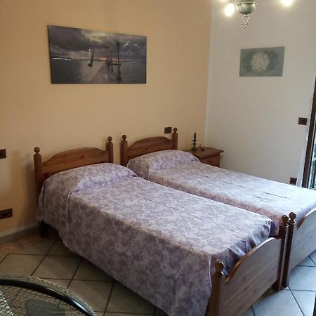 Bed&breakfast Mezzaluna Feletto Esterno foto